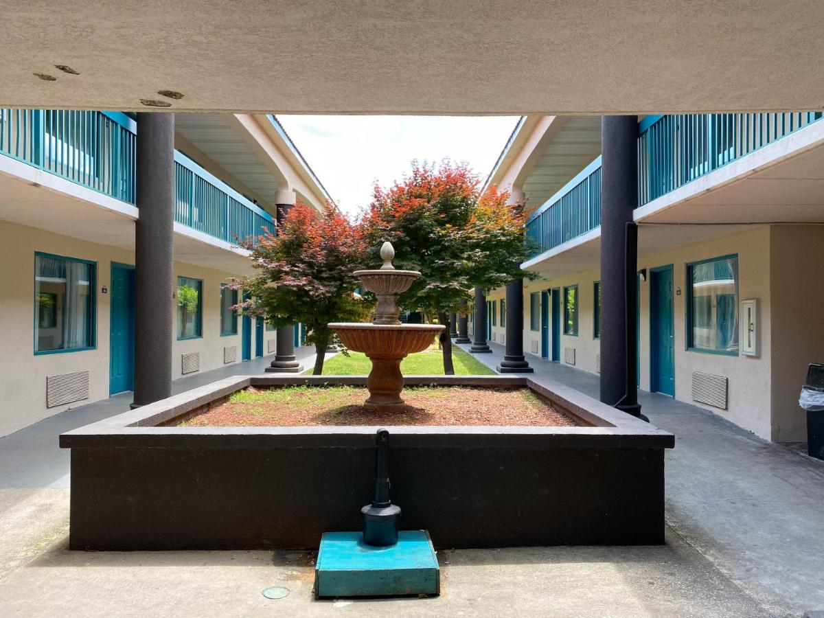 Motel 6 Savannah Ga Gateway & I95 Exterior foto